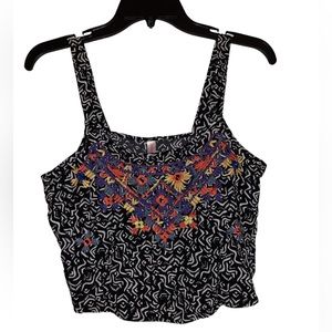 XHILARATION Black and White Flower Crop Top Small